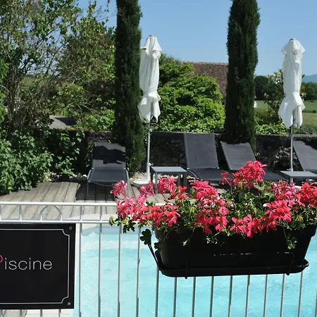 Les Du Domaine De Suzel Hotell 3*